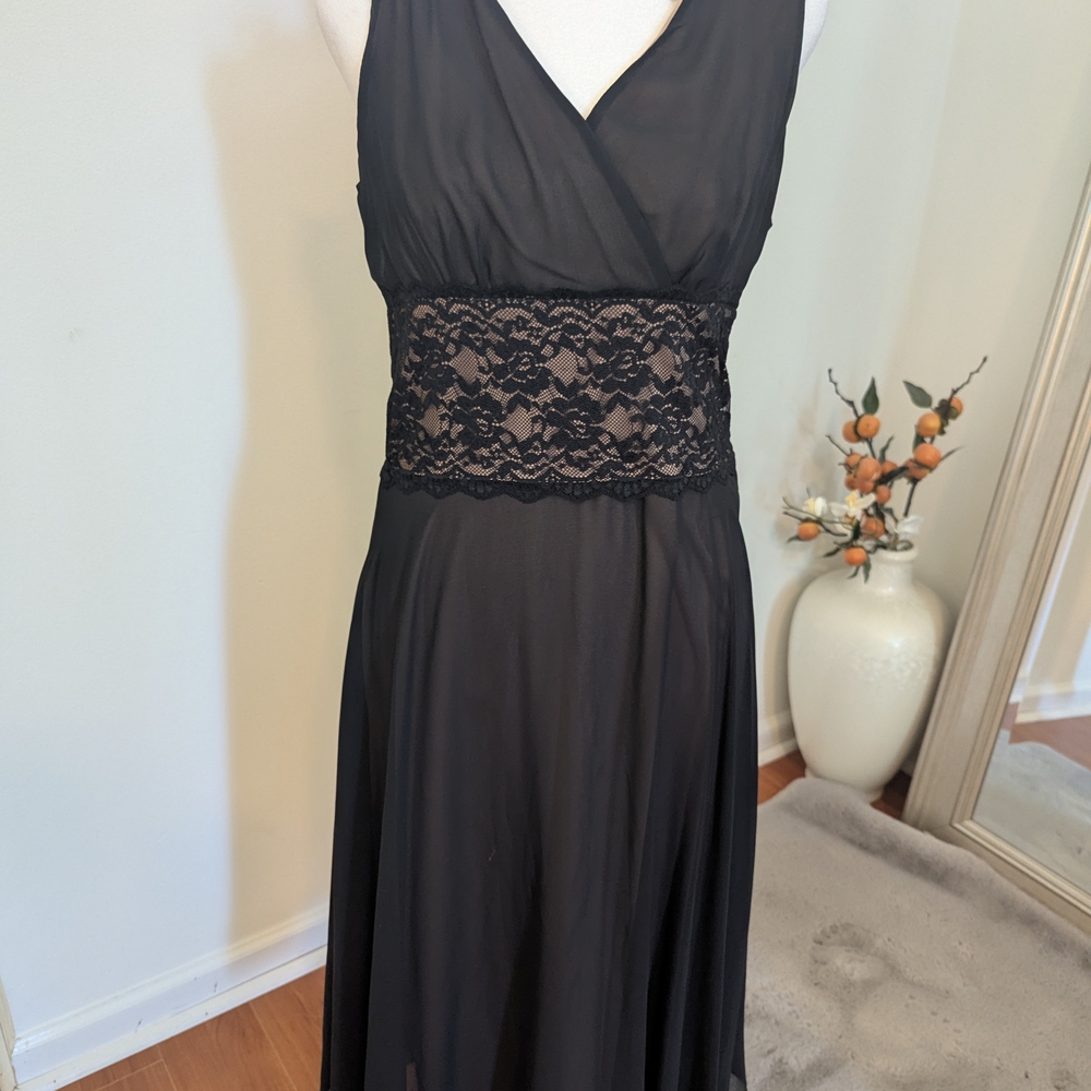 Elegant Black Lace Evening Dress